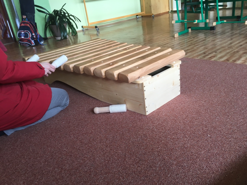 Velký xylofon z třešňového dřeva