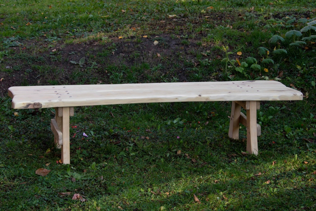 Zahradní lavice jednoduchá