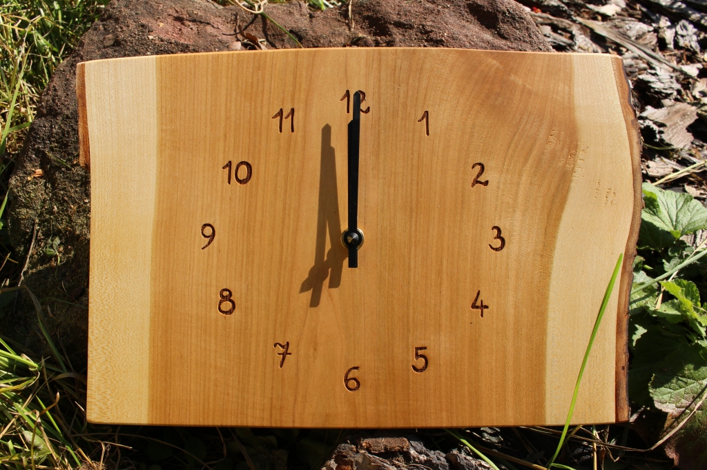 Dřevěné hodiny 8