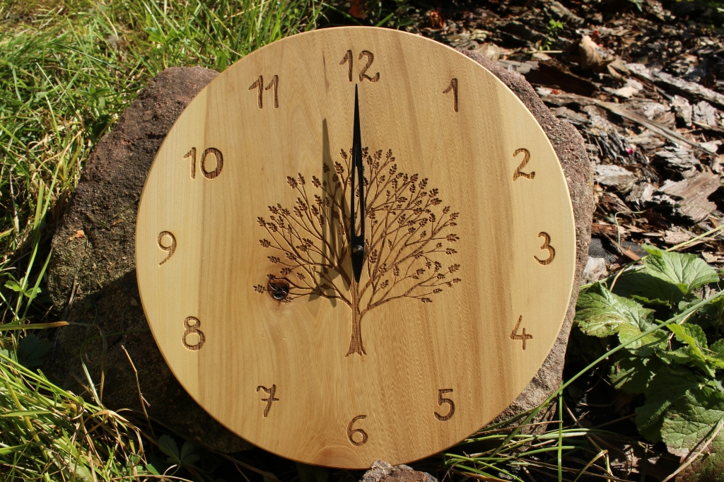 Dřevěné hodiny 19