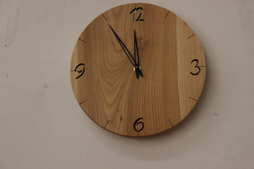 Dřevěné hodiny 25